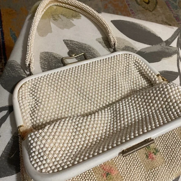 Vintage Floral Beaded Handbag - Picture 2 of 2